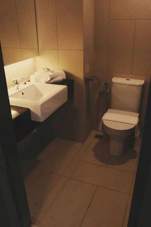 U Hotel Penang Sungai Dua Bukit Экстерьер фото